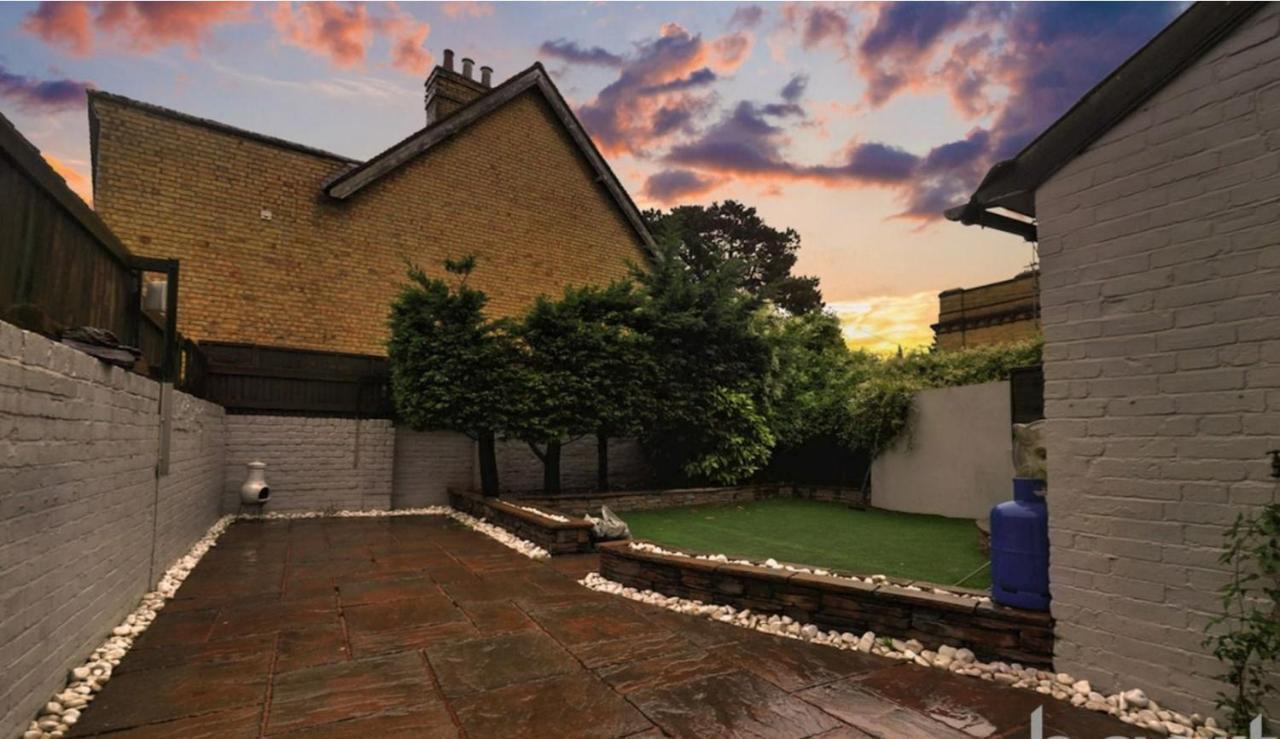 Aylesford Guesthouse ภายนอก รูปภาพ